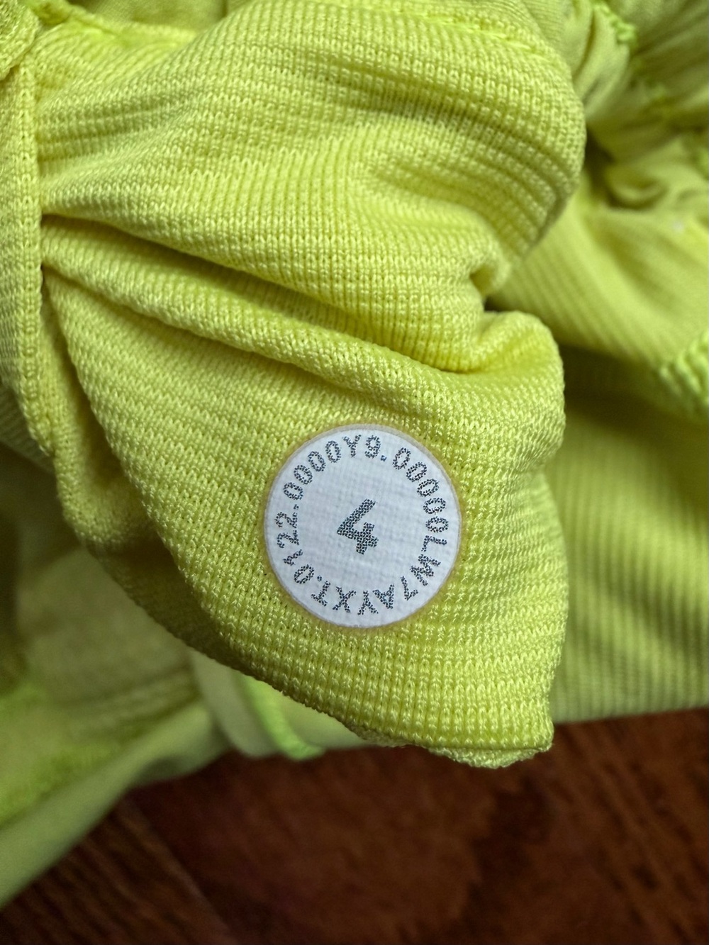 Lululemon Hotty Hot HR 2.5” Shorts Highlight Yellow Size 4 Running - Picture 7 of 8